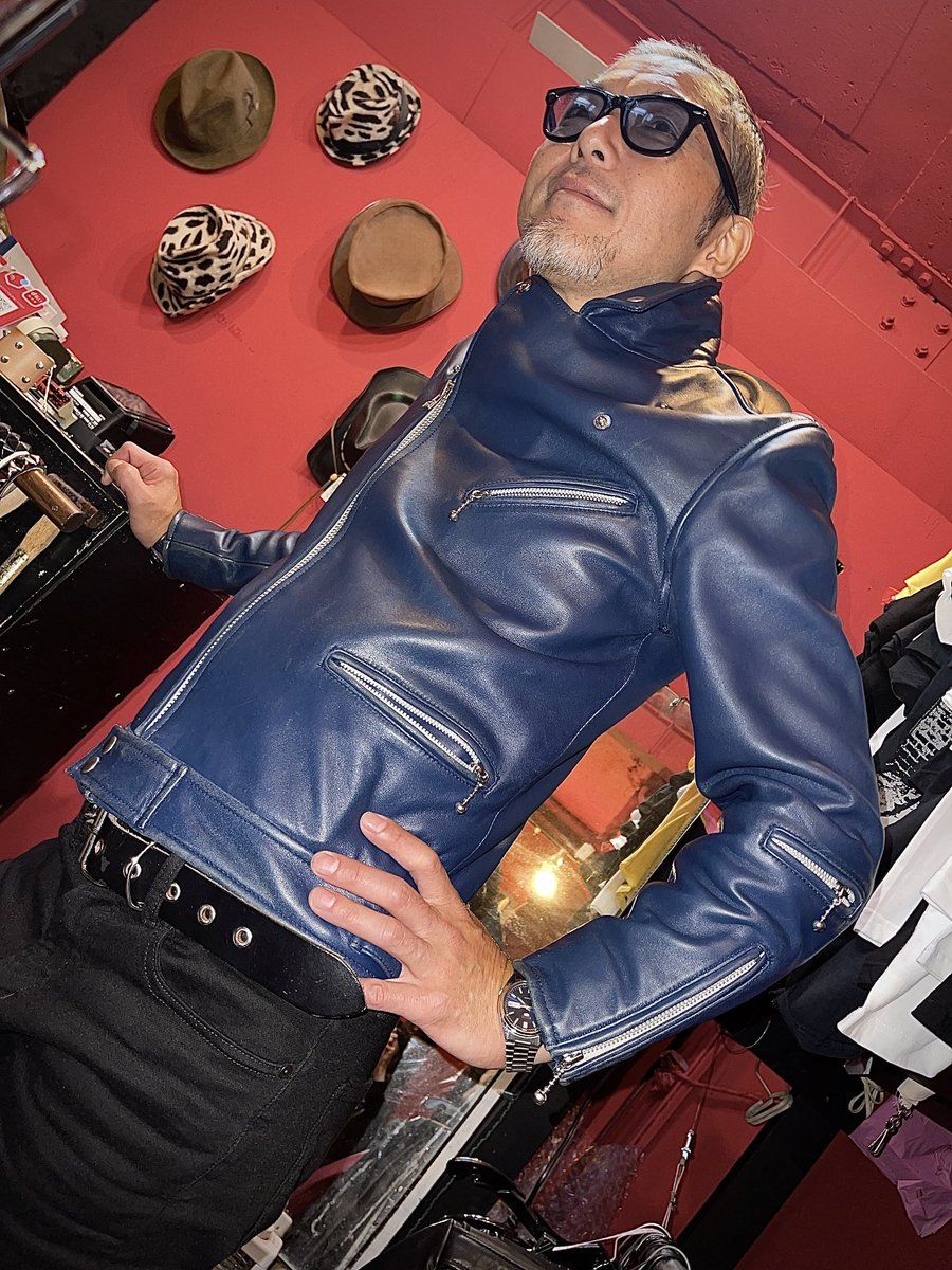 YABUKI4001's tweet photo. Japanese fully custom made
Leather jacket Taylor.
We promise than you expected!
Check it out ! if you’re a traveling in Japan or having plan to fly to Japan,
No reason ! please stop by !
#leatherjacket
#fullycustommadeleatherjacket
#MadeinJapan
https://t.co/pkhn9dG6yb https://t.co/FyR2s5LgfO
