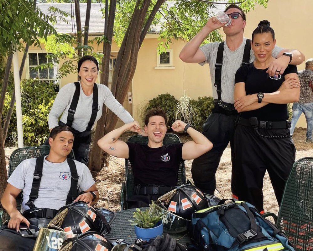 INTREPIDATI0N's tweet photo. Joshhh_ posted: squad goals, tbh https://t.co/1qVAQnWOPI