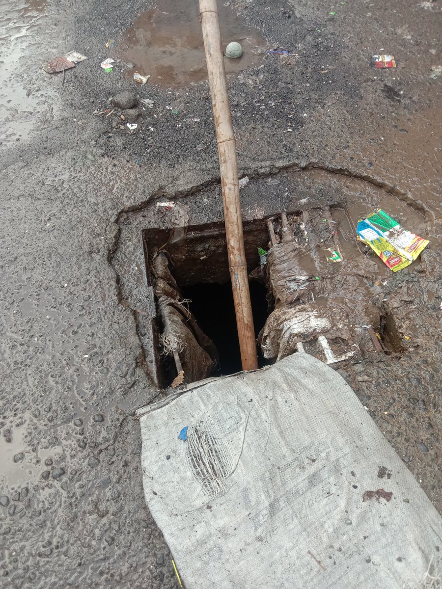 IslamSh08257123's tweet photo. @mybmc @mybmcWardN 
@mybmcRoads @mybmcSWM 

कृपया सहायता करें 

नाली का ढक्कन खुला है और टूटा हुआ भी है उसको जल्द से जल्द बनाया जाए ताकि कोई दुर्घटना ना हो जाए

दामोदर पार्क सोसायटी नियर पंखे शाह बाबा  एस आर ए सोसाइटी एल बी एस रोड घाटकोपर वेस्ट मुंबई 86
 
मोहम्मद इस्लाम शेख https://t.co/kXvGdpxys9
