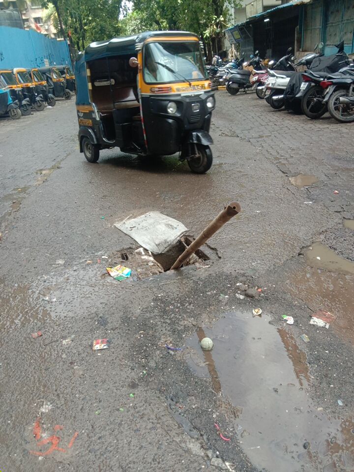 IslamSh08257123's tweet photo. @mybmc @mybmcWardN 
@mybmcRoads @mybmcSWM 

कृपया सहायता करें 

नाली का ढक्कन खुला है और टूटा हुआ भी है उसको जल्द से जल्द बनाया जाए ताकि कोई दुर्घटना ना हो जाए

दामोदर पार्क सोसायटी नियर पंखे शाह बाबा  एस आर ए सोसाइटी एल बी एस रोड घाटकोपर वेस्ट मुंबई 86
 
मोहम्मद इस्लाम शेख https://t.co/kXvGdpxys9