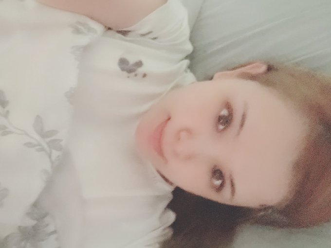 オークションに私物出品したぁ🥳✨体拭きまくったタオルにボロボロのハーフパンツに着まくったパジャマにデジタル写真集でも履いた厚底サンダル👡💕わー👼🏻🙌🏻🙌🏻  https://t.co/7AcDS0NNkH