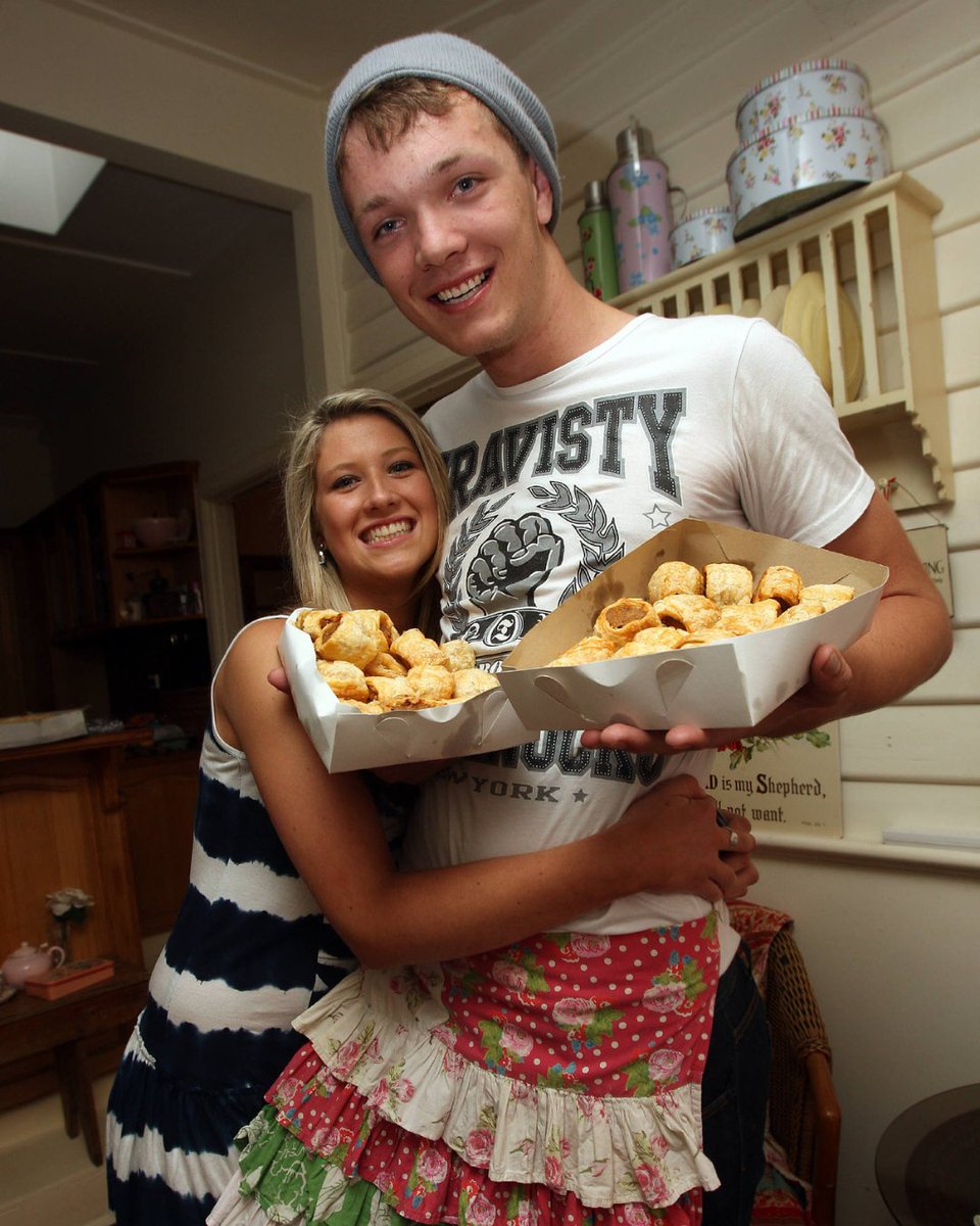 [THREAD] Because it's NBA Draft day, let's revisit some AFL Draft photos from over the years 📸

Here's Max Gawn already in the club dietitian's bad books...