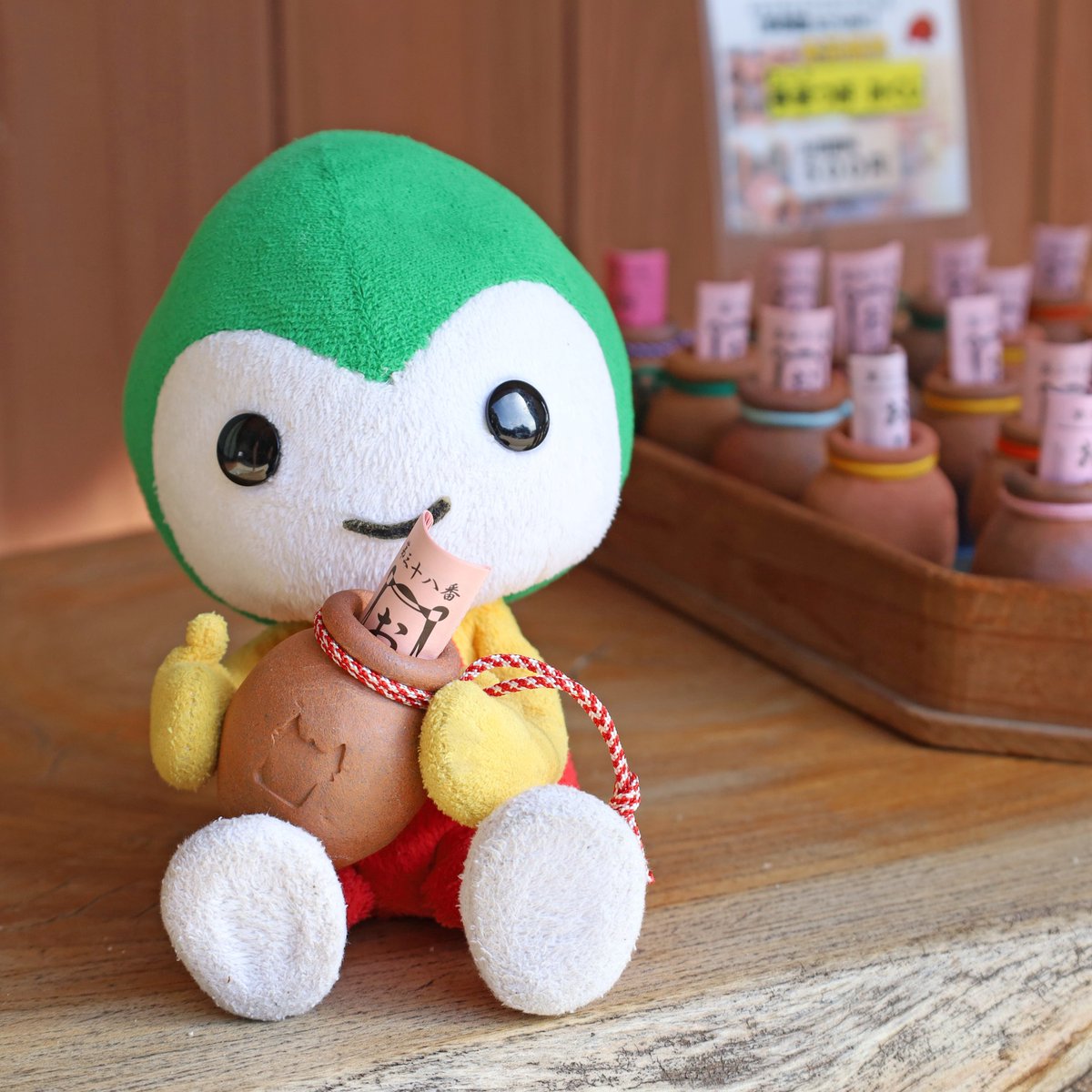 防府市の「春日神社」には、タコ壺に入った珍しいおみくじ「多幸(た