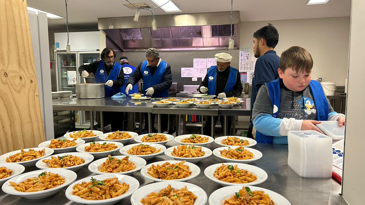 HumanityFirstAu's tweet photo. Humanity First SA, held another successful “Feed the Hungry” event and served 70 cooked meals (pasta and soup)at Christie downs community House. #sa #feedhungry #humanityfirst https://t.co/vFsZsj2dlC