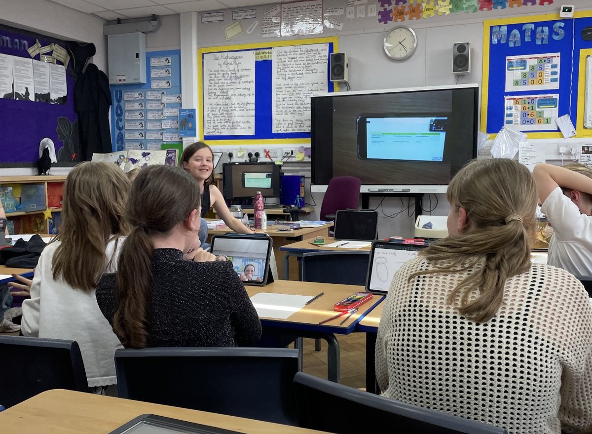 "The national Poetry By Heart competition has a profound effect on children's confidence and literacy." Huge thanks to Joan Stark, South Walney Junior School <a href="/swalneyj/">South Walney Juniors</a> for sharing their experience of #PoetryByHeart in this great <a href="/TeachingTimes/">Teaching Times</a> piece ❤️

ow.ly/1xu650SqvJg