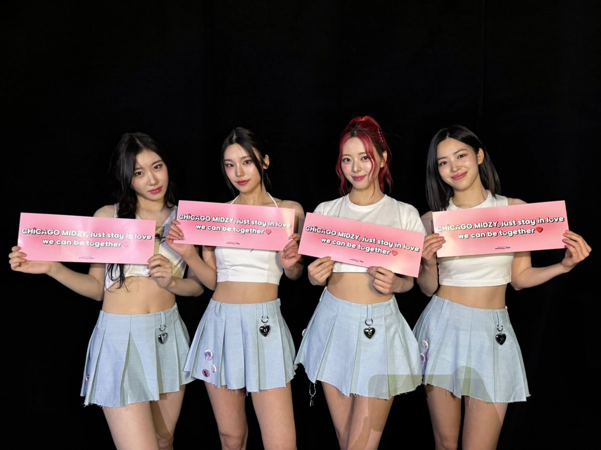 ITZY 2ND WORLD TOUR <BORN TO BE> in #CHICAGO

CHICAGO MIDZY, just stay in love
we can be together❤

#ITZY #MIDZY <a href="/ITZYofficial/">ITZY</a>
#ITZY_BORNTOBE 
#ITZY_WORLD_TOUR
#ITZY_in_CHICAGO