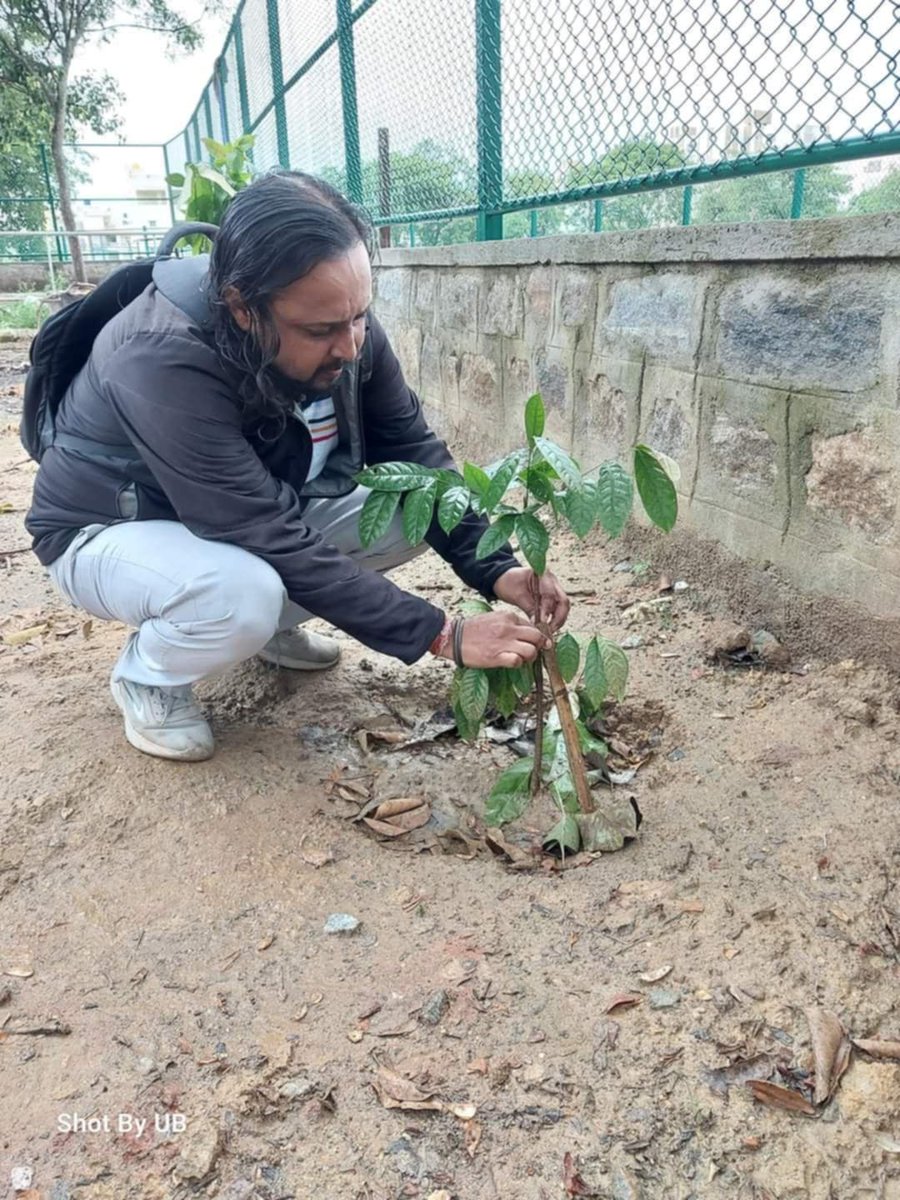 Jansewaks's tweet photo. Maintenance of sapling after plantation by @Jansewaks . infor to @UNEP @UNEP_AsiaPac @aranya_kfd @byadavbjp @forestclimate @ForestClimateWG #GenerationRestoration #sloutionfornextgen #sapling #TreePlantation @moefcc https://t.co/HdyjanLRpn