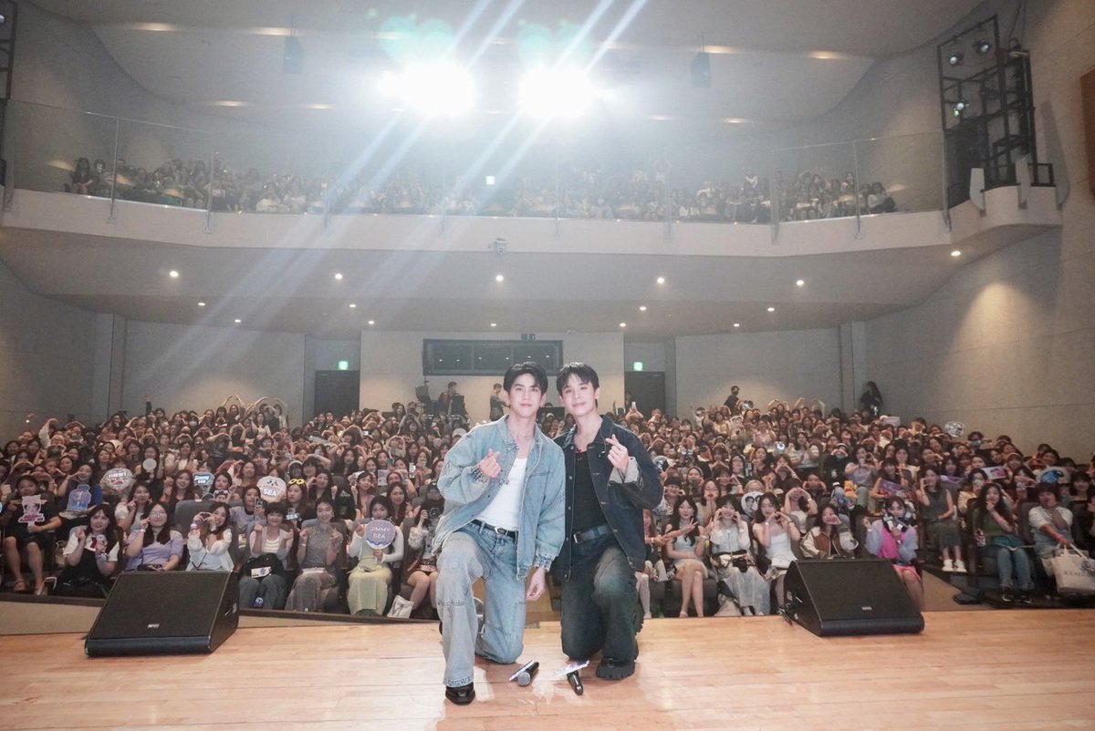 Rabbit_LOVEBEAM's tweet photo. 🇰🇷 GMMTV FANDAY 11 IN SEOUL
🗓️  2024. 06. 22
⏰ 공연 시간 낮 12시 30분
📍서울 구로구민회관 대강당

JIMMYSEA SARANGHAEYO
#JimmySea #jimmyyjp #sea_tawinan 
#JSxFANDAY11inSeoul 
#OGJSFANDAYxSEOUL
#GMMTVFANDAY11 https://t.co/senhU44eRA