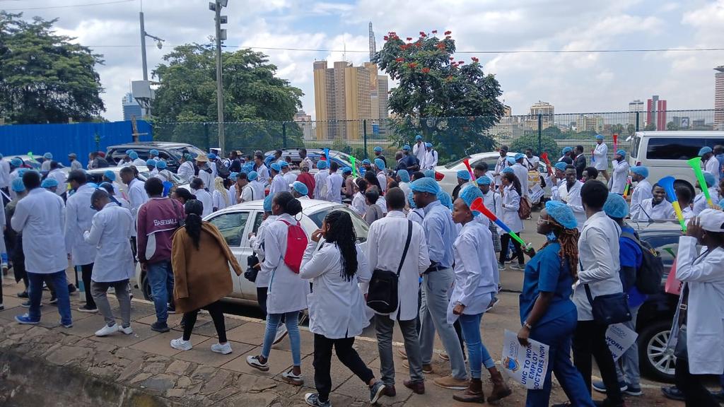 TheIntern254's tweet photo. We know Gen Z doctors have suffered the most under @WilliamsRuto leadership, he even changed the law to pay them stipends. He bought our union @kmpdu like for parliamentarians. We believe the message is delivered. Let us #AvoidStateHouse
#RejectFinanceBill2024
#MessageDelivered https://t.co/t74qTFdTLW