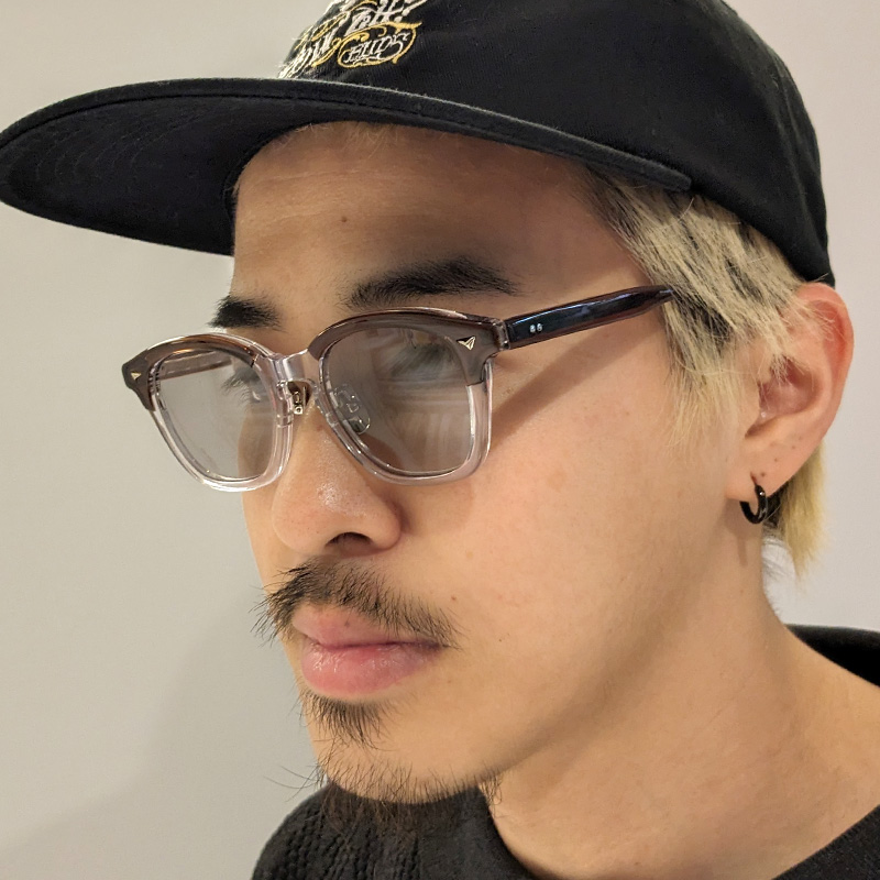 DISSIDENT_OSAKA's tweet image. 【RECOMMEND】

サマーシーズンに大活躍するサングラス👓
BUDS、KINGSIZE、IRIEなど豊富にラインナップ！！

dissident1.com/product-group/…

夏フェスやビーチで大活躍するアイテム。
スタイルのアクセントとしても◎

#夏ファッション
#IRIE
#KINGSIZE
＃BUDS