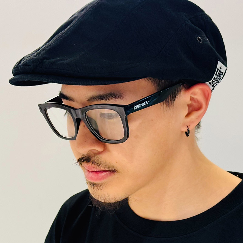 DISSIDENT_OSAKA's tweet image. 【RECOMMEND】

サマーシーズンに大活躍するサングラス👓
BUDS、KINGSIZE、IRIEなど豊富にラインナップ！！

dissident1.com/product-group/…

夏フェスやビーチで大活躍するアイテム。
スタイルのアクセントとしても◎

#夏ファッション
#IRIE
#KINGSIZE
＃BUDS