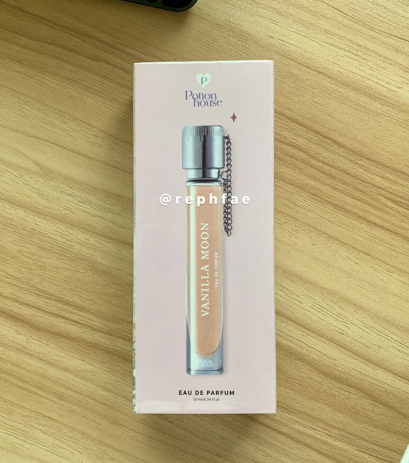 rephfae's tweet photo. ส่งต่อ พร้อมส่ง / wts /ตามหา / wtb

น้ำหอม potion house ไม่เคยแกะ
กลิ่น vanilla moon — 250 รวมส่ง 
สนใจ / สอบถามเพิ่มเติม dm✊🏻

#ส่งต่อน้ำหอม #ส่งต่อpotionhouse #ส่งต่อสกินเเคร์ #ส่งต่อคสอมือสอง #ส่งต่อคสอ https://t.co/f7ZlABRvOG