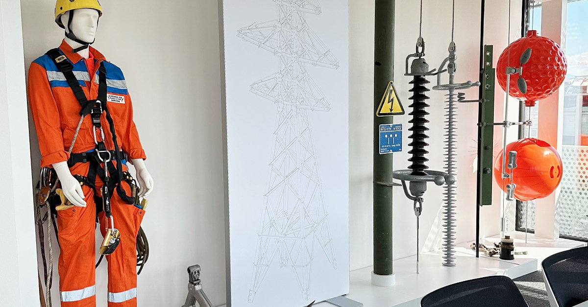 swissgridag's tweet photo. Un des secrets les mieux gardés de Romandie: le site de #Swissgrid à Prilly se visite! Du pylône au câble en passant par une visite de notre Dispatching, découvrez comment nos équipes se démènent pour faire parvenir l'électricité dans la prise → veranstaltungen@swissgrid.ch https://t.co/mCeTzn6gcW