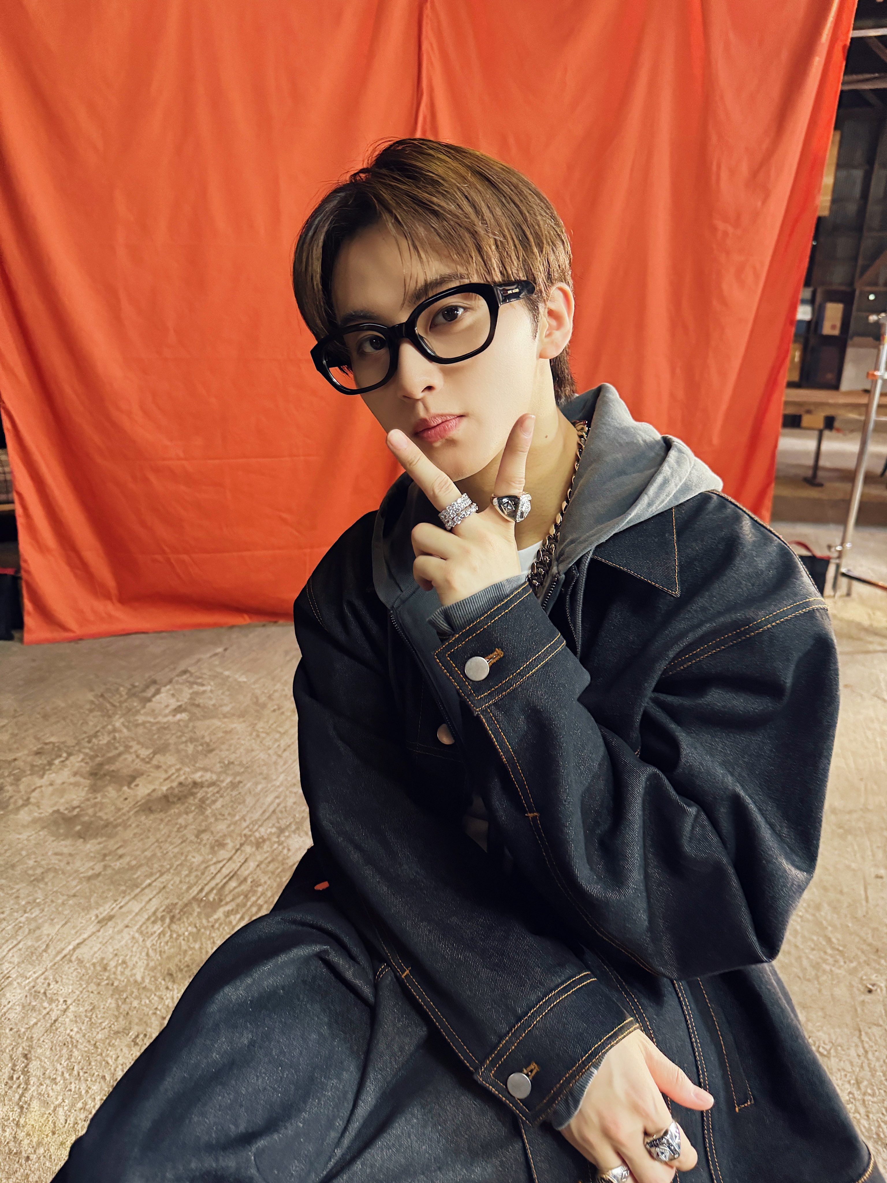 XユーザーのNCT 127さん: 「📸WALKING CLUB 127 BEHIND PHOTO