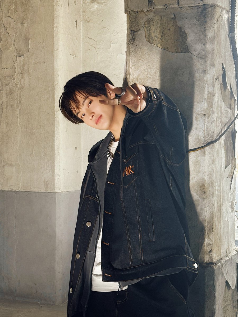 📸WALKING CLUB 127 BEHIND PHOTO🚶🏻✨
#MARK

#NCT127 #WALK #NCT127_WALK #삐그덕
#NCT127_삐그덕 #NCT127_삐그덕_Walk 
#WalkDailyMagazine