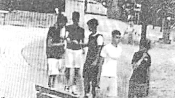 #Thomas non è morto “solo” per  un debito di 240 euro. I suoi carnefici coetanei volevano che soffrisse. Gli hanno inferto 25 coltellate e poi sono andati al mare. Ciò che emerge sul delitto del 16enne di #Pescara dovrebbe spingere a una riflessione profonda, prima che sia tardi.