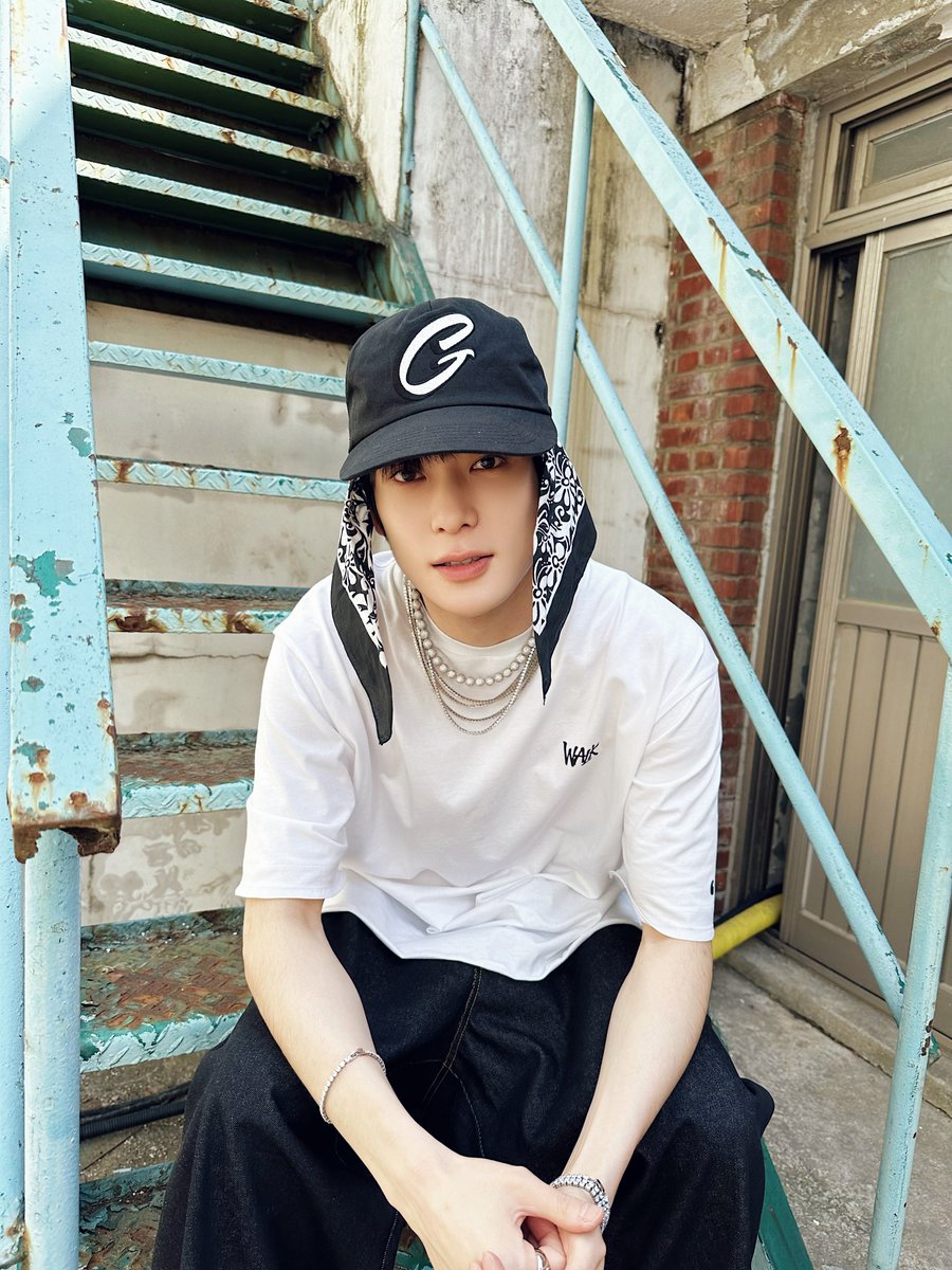 📸WALKING CLUB 127 BEHIND PHOTO🚶🏻✨ #JAEHYUN #NCT127 #WALK