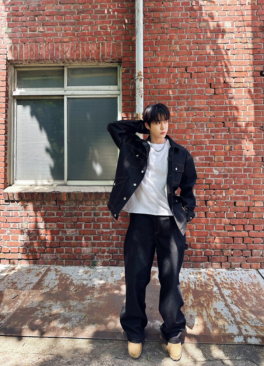 NCTsmtown_127's tweet photo. 📸WALKING CLUB 127 BEHIND PHOTO🚶🏻✨
#DOYOUNG

#NCT127 #WALK #NCT127_WALK #삐그덕
#NCT127_삐그덕 #NCT127_삐그덕_Walk 
#WalkDailyMagazine https://t.co/94OPtH4EN1