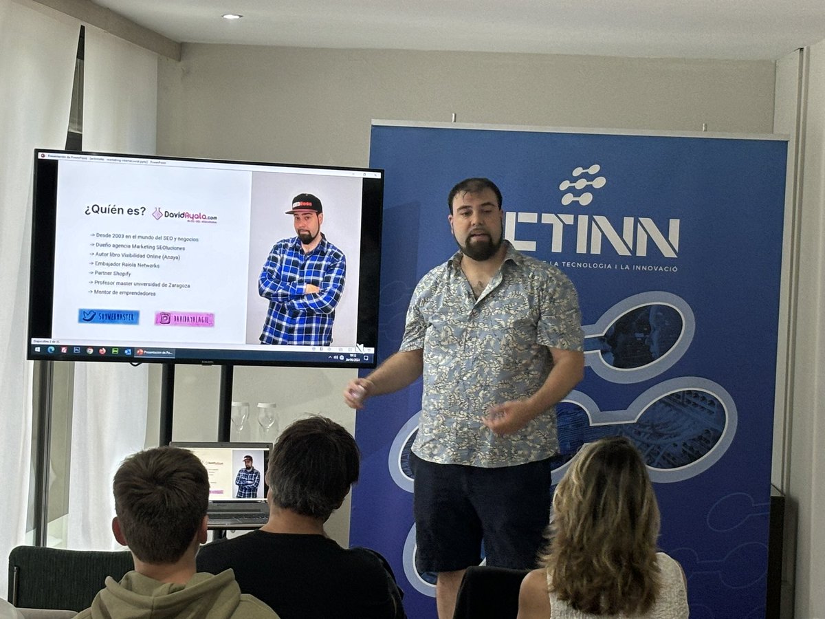 Actinn_andorra's tweet photo. 🎯ACTINN&amp;Talks: Ahir en @davidayalagil de @seolucionescom va fer la xerrada “Màrqueting internacional: per vendre a tot el món des d’avui”

🔝Idees i consells súper interessants per a fer màrqueting digital internacional.

#actinn #màrquetingdigital  #speakerscornerrocblanc https://t.co/sBbOcbayoK