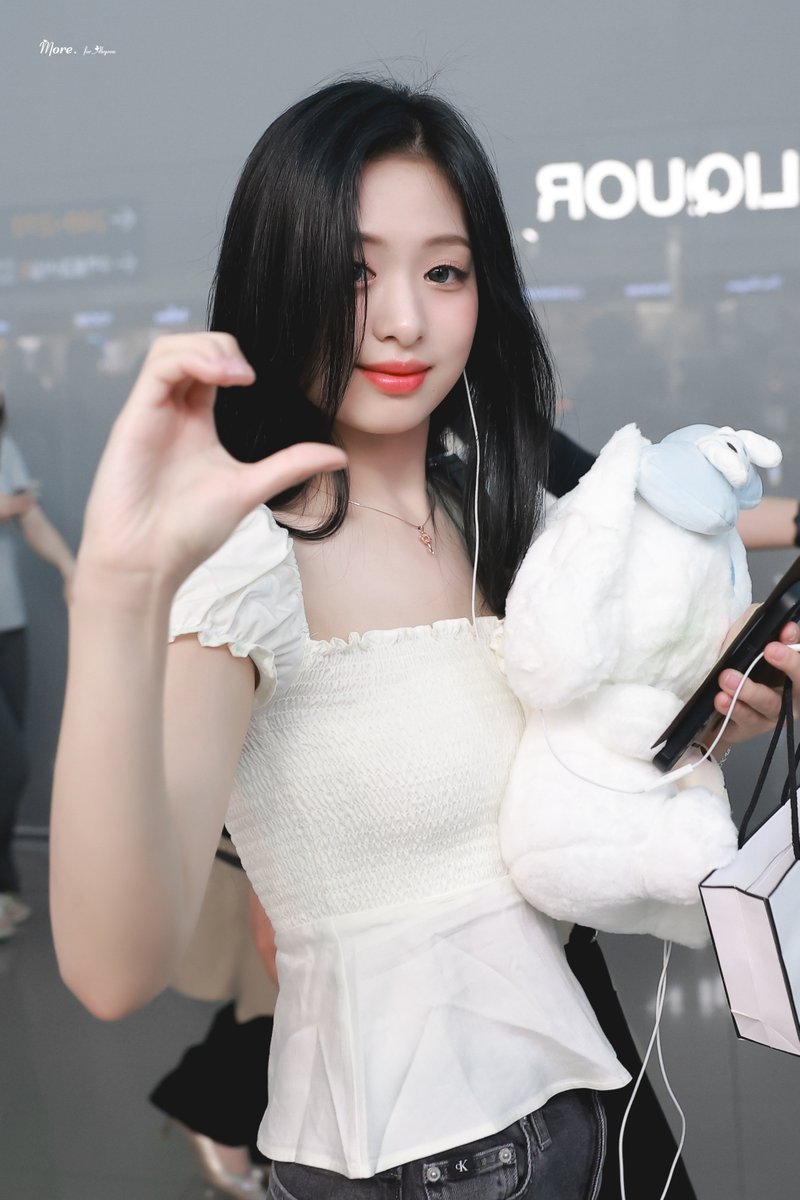 more_ahyeon's tweet photo. 240626 🫶🫶🫶

#BABYMONSTER #베이비몬스터 #아현 #Ahyeon https://t.co/inx9gcXtgE