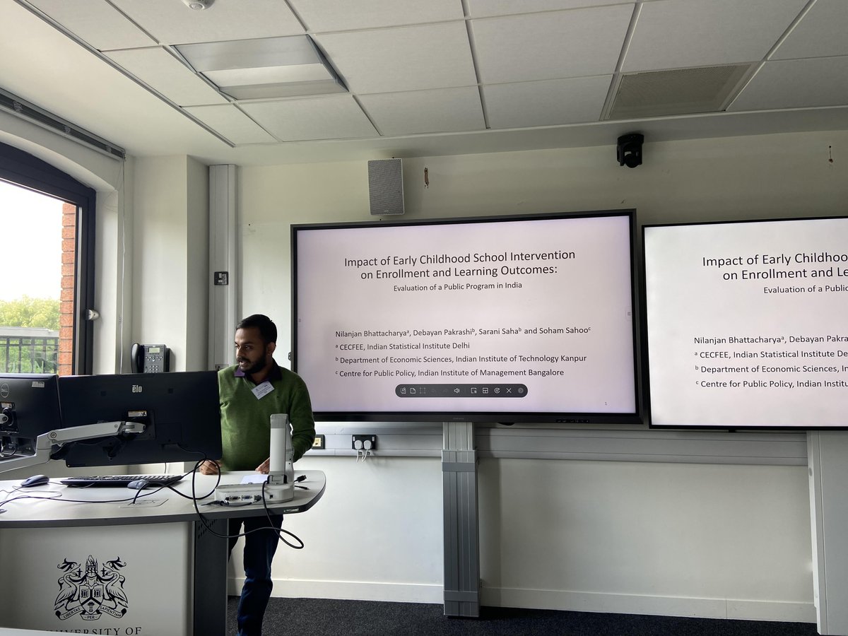 <a href="/Nilanjanb01/">Nilanjan Bhattacharya</a> presenting his paper at the 4th Development Economics Conference at the University of Lincoln, UK
<a href="/EfD_initiative/">EfD</a> <a href="/WinEED_EfD/">WinEED</a> #EconTwitter @unilincol #CECFEE