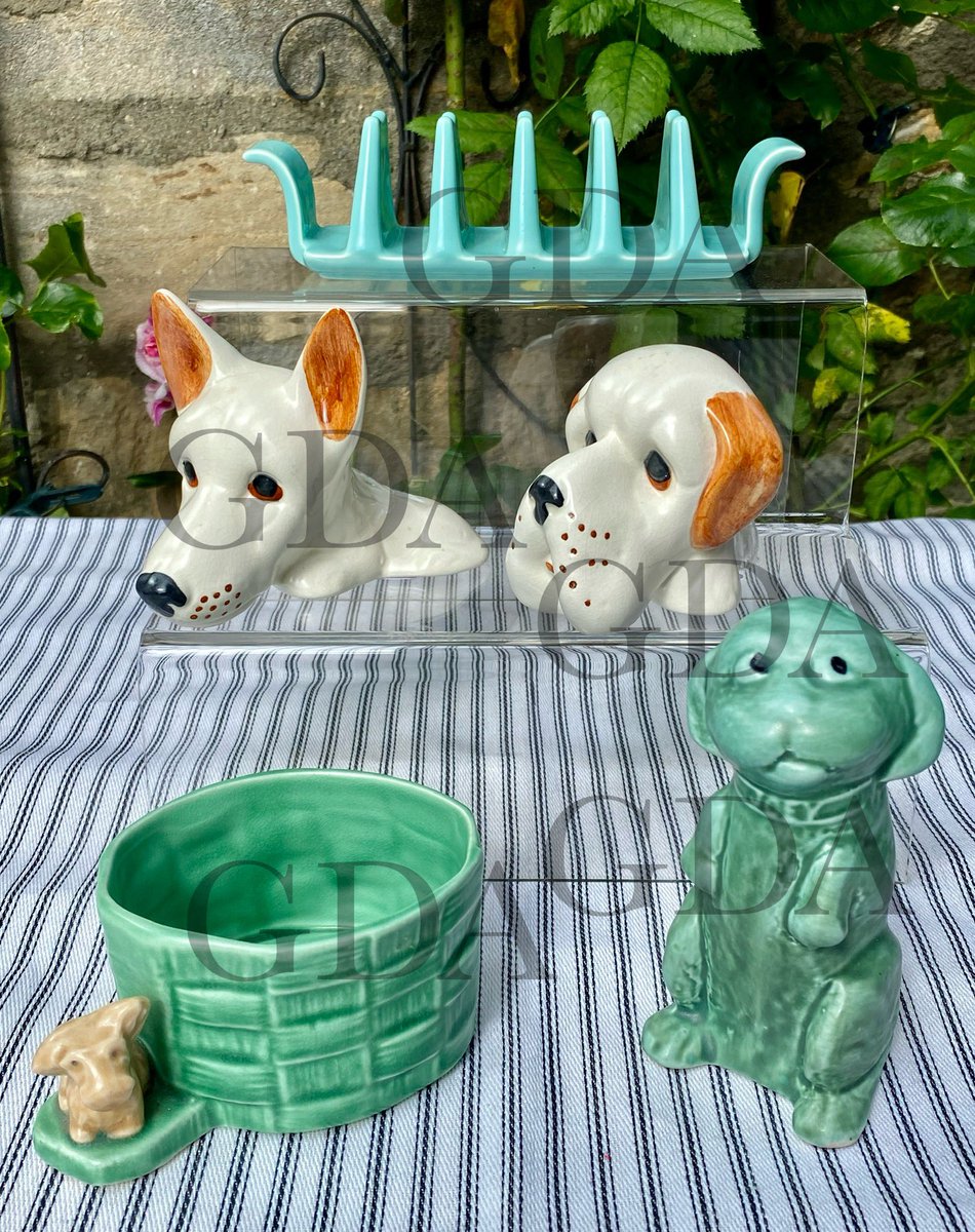 Good morning #earlybiz
New items to the website,
A lovely selection of vintage Sylvac And Poole pottery 
See them and more at,
Dieudonneart.com/antiques

#vintage #Poole #Sylvac #collectables #dogs #gifts #shopsmall #green #summer #elevenseshour #shopquirkyhour #bizhour
