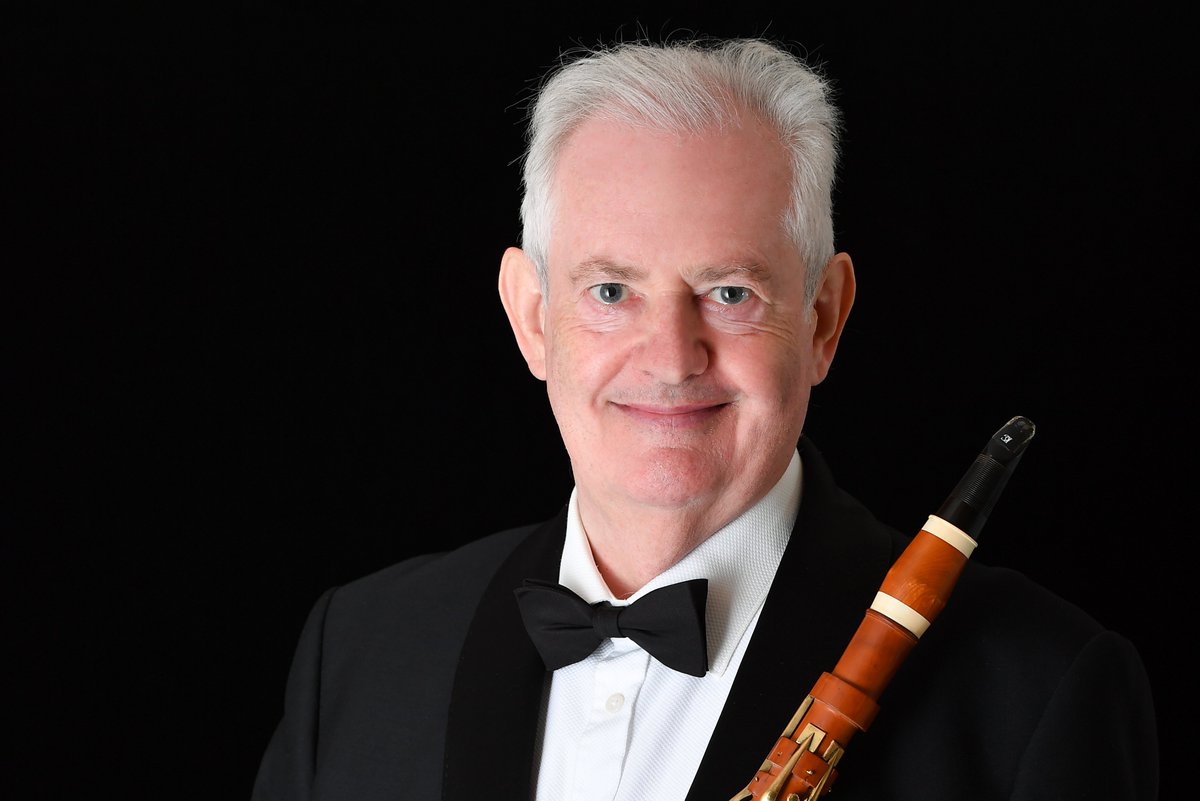 RCMLondon's tweet image. We’re looking forward to tonight’s livestreamed concert with Martyn Brabbins &amp;amp; the RCM Symphony Orchestra, in recognition of outgoing Director, Professor Colin Lawson, who will be joining the Orchestra on stage as a soloist.

Tune in from 7.30pm: rcm.ac.uk/events/live

#RCMLive