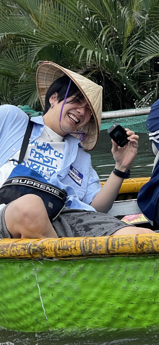 เรือมันเอียงแหละ

VLOG 2 WITH BUILD 
#BuildurtravelEP1 <a href="/JakeB4rever/">BIU.</a>