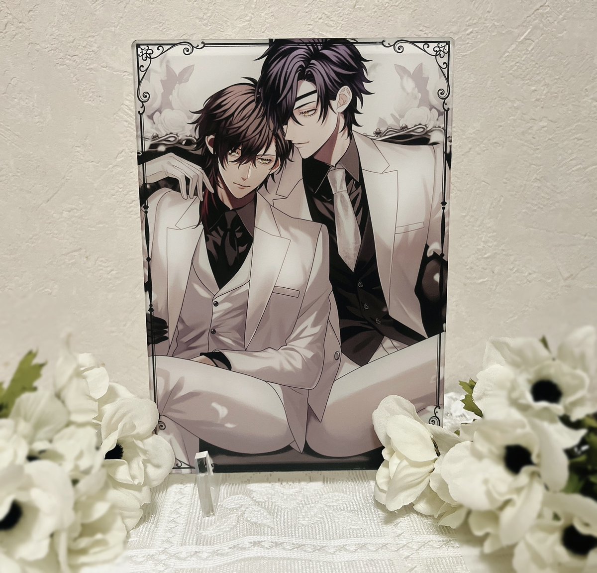 dondon8259's tweet photo. 【グッズ紹介】
6/30 JUNE BRIDE FES.2024  君罪

「ノ 29a」にて、B6サイズの白いスーツに身を包んだみつくりアクリルボードを頒布させていただきます🤍💍 ✧*｡
サイズ感は青年コミックと同じくらいです！ https://t.co/WHRo2pwO86