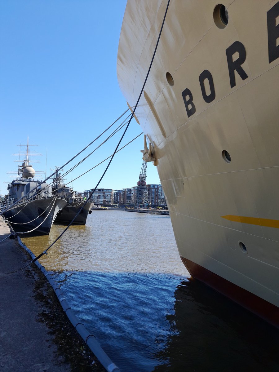 niituska's tweet photo. Aina mielenkiintoinen kohde #turku: Forum Marinum ja Suomen Joutsen 💙 https://t.co/dDfMwDsagS