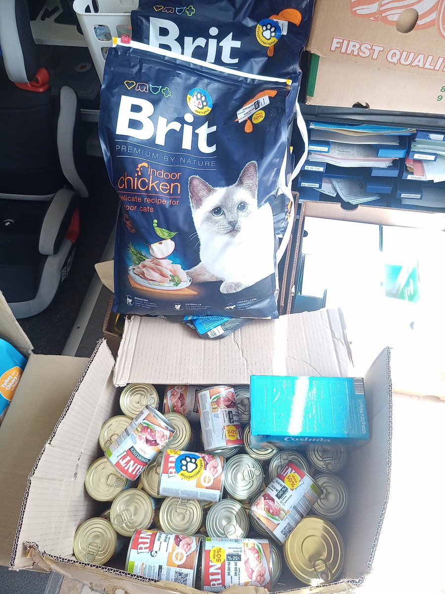 Předali jsme Člověčina  z.s. další várku krmiva, která nasytí zatoulaná a osiřelá zvířátka v ukrajinských útulcích 🇺🇦🐶🐱
Děkujeme za podporu Super zoo 👍

#ProjectHemingway spojuje malé charity s dodavateli a s novináři. Protože ti nejmenší navozí nejvíc pomoci přímo potřebným.