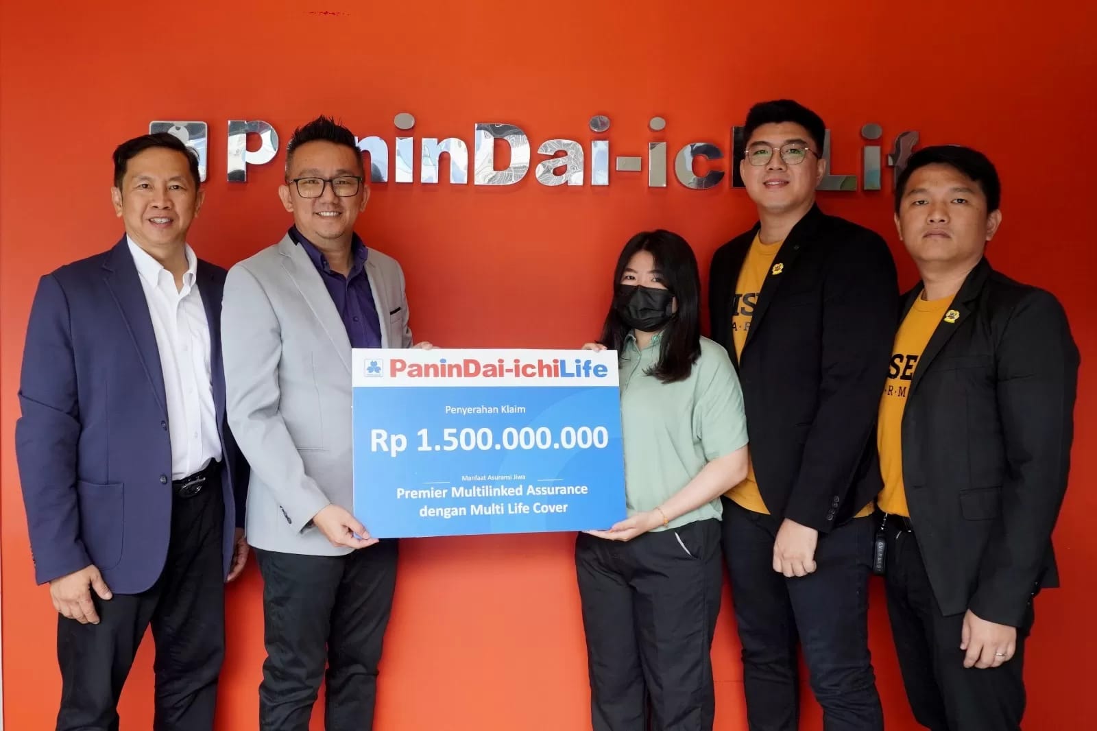 Panin Dai-ichi Life Bayarkan Klaim Rp1,5 Miliar ke Ahli Waris di Medan
            - galeri foto