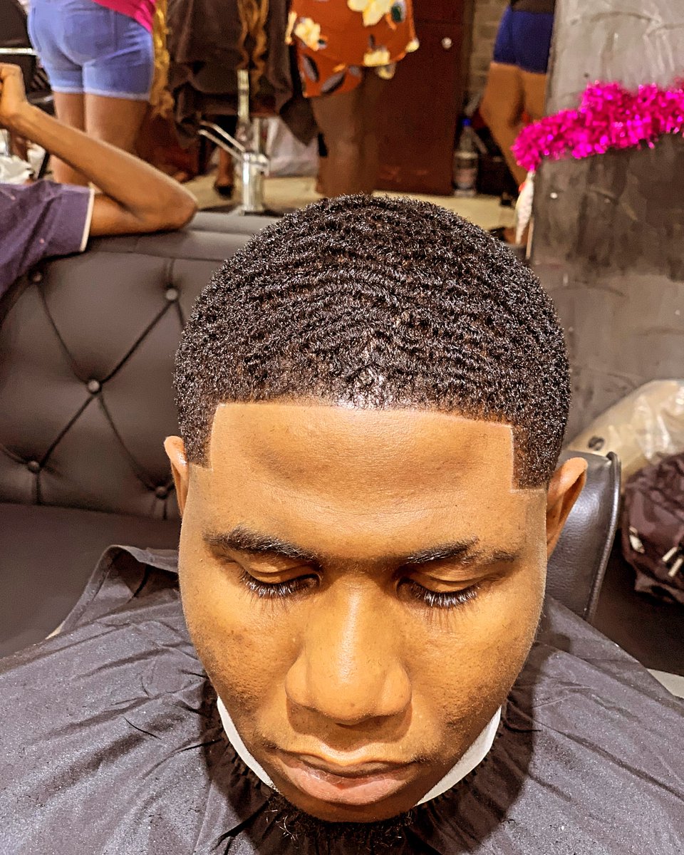 KufreSunda2's tweet image. Nice 🇳🇬💈✂️