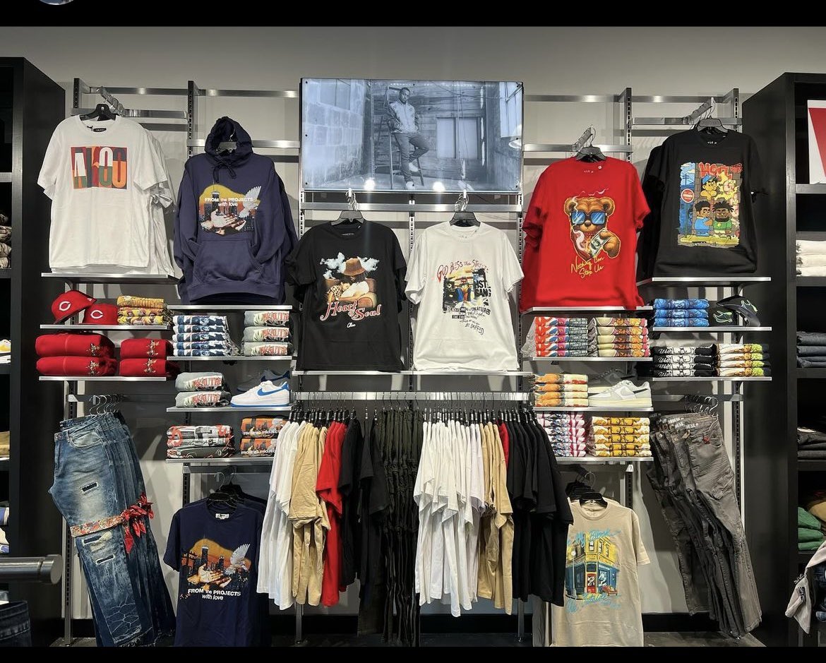 kiaminye's tweet photo. @_King_Javi__ Yess👏🏾👏🏾👏🏾 I’m a visual merchandiser and love to fold clothes. https://t.co/gQ5YlGIpuI