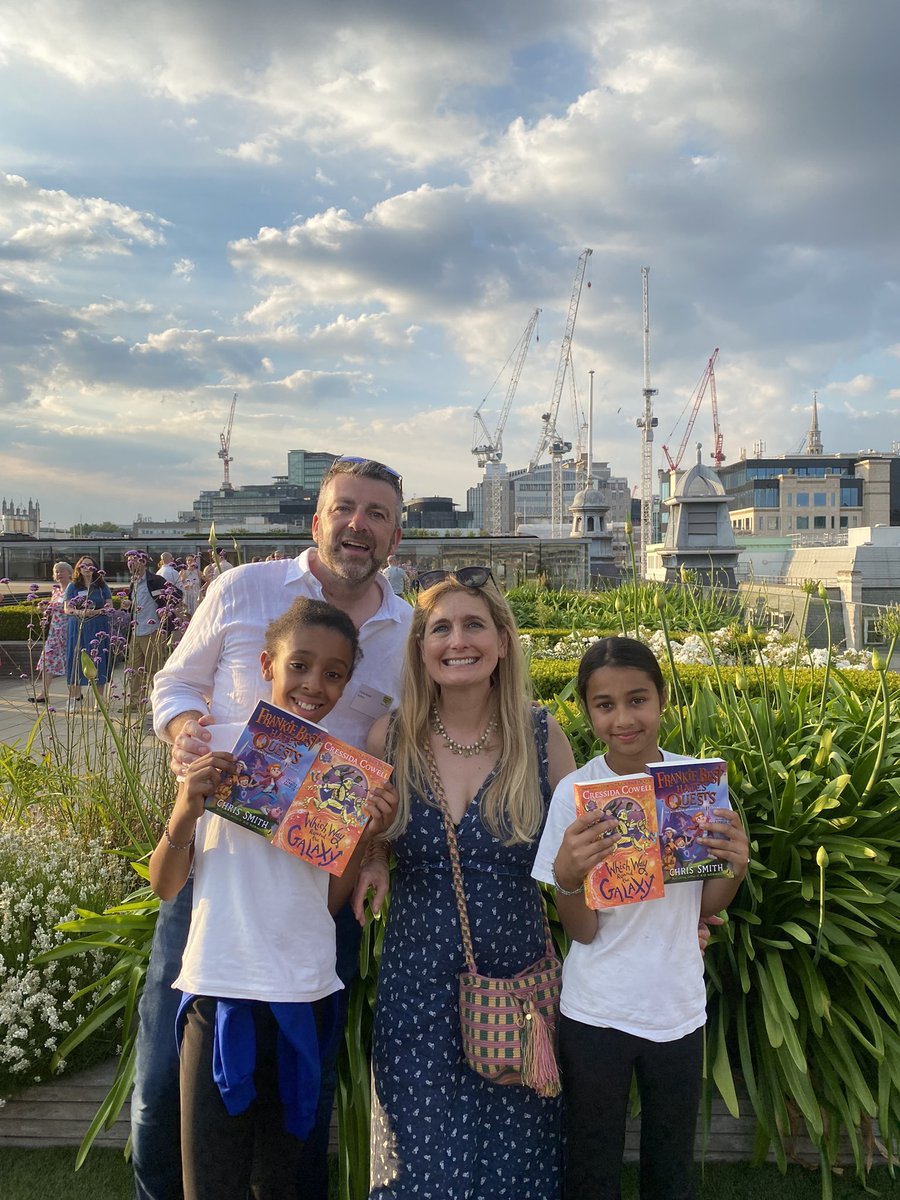 CressidaCowell's tweet image. Lovely summer party hosted by @HachetteKids celebrating THIRTY YEARS of @Literacy_Trust ! Here with young pupils from @morelandprimary the 1000th school in three years to have a library opened  as part of @Literacy_Trust magnificent #librariesforprimaries initiative #❤️📚