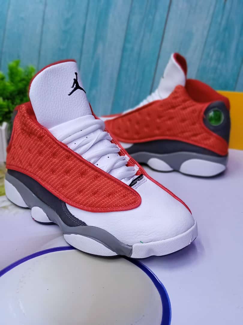 Fishwear2020's tweet photo. 📷item-Jordan 13 Retro
📷size-40-45
📷price ksh.3500
📷free delivery within Nairobi CBD and at an extra affordable cost across the country and World
📷0790554246 inbox for more info
#Yesmps #Thekdf #RutoMustGo #ROADTOSTATEHOUSE #Theus #Barracks #Mombasa #Moiavenue #Shocking https://t.co/QBTNR1PFhT
