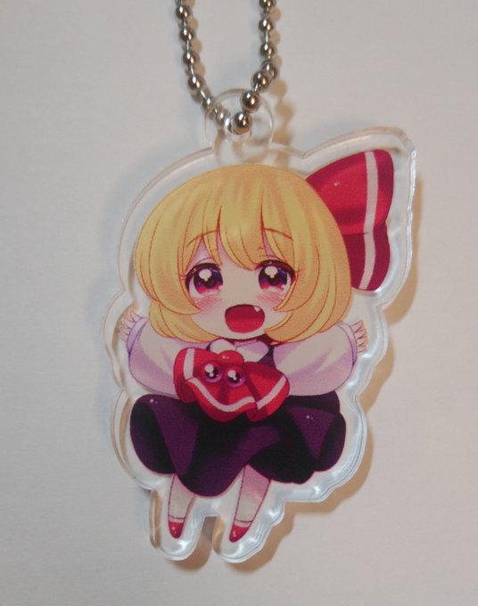 ぎゃんきゃわるーちゃんのアクリルキーホルダー届きました♥️

アクリル板から指で外してチェーンを自分で付けるタイプだったのですが、かわいいのでよし(*'ω`*) 