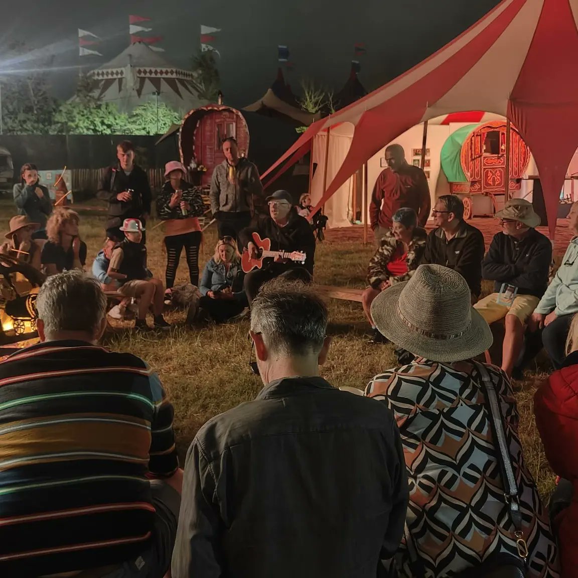 🎉What an opening day!

🛞Today, we have some brilliant acts and talks:

John Doe - Life with the horses on the road
12:30pm - 1:15pm

Martin Furey
1:15pm - 2:00pm

Trish Reilly
3:30pm - 4:15pm

Bob Knight
4:15pm - 5:00pm

Brewer’s Daughter
5:15pm - 6:00pm

#Glastonbury2024