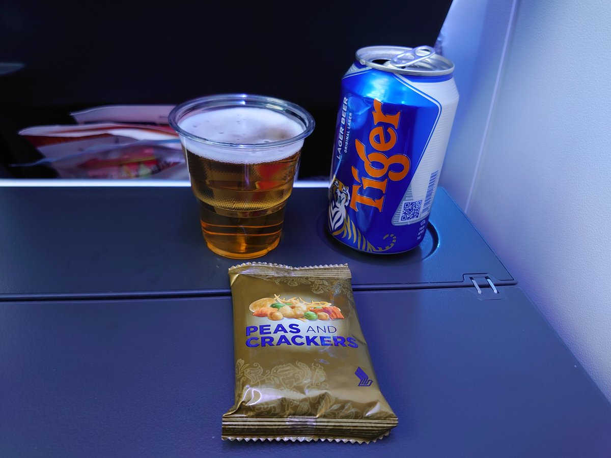 bari1173's tweet photo. シンガポール航空がいつもNO1だな。　
#シンガポール航空　
#ＳＱ６５５
#Singapore  #チャンギ空港 https://t.co/V9bW7t9bdI