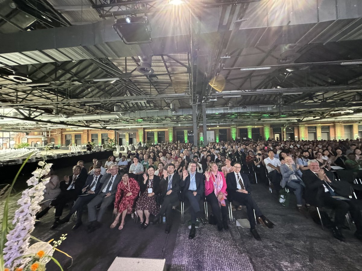 GuckLab 🇺🇦 (@gucklab) on Twitter photo Just gave the opening lecture at the Annual meeting of the <a href="/AvHStiftung/">Humboldt-Stiftung</a> in Berlin in front of the largest crowd in my career (>1000). Here a view from the stage - and thanks to everyone for smiling 🙂 <a href="/MPI_Light/">Max Planck Institute for the Science of Light</a> <a href="/MPZ_PhysMed/">Max-Planck-Zentrum für Physik und Medizin</a> Just gave the opening lecture at the Annual meeting of the <a href="/AvHStiftung/">Humboldt-Stiftung</a> in Berlin in front of the largest crowd in my career (>1000). Here a view from the stage - and thanks to everyone for smiling 🙂 <a href="/MPI_Light/">Max Planck Institute for the Science of Light</a> <a href="/MPZ_PhysMed/">Max-Planck-Zentrum für Physik und Medizin</a>