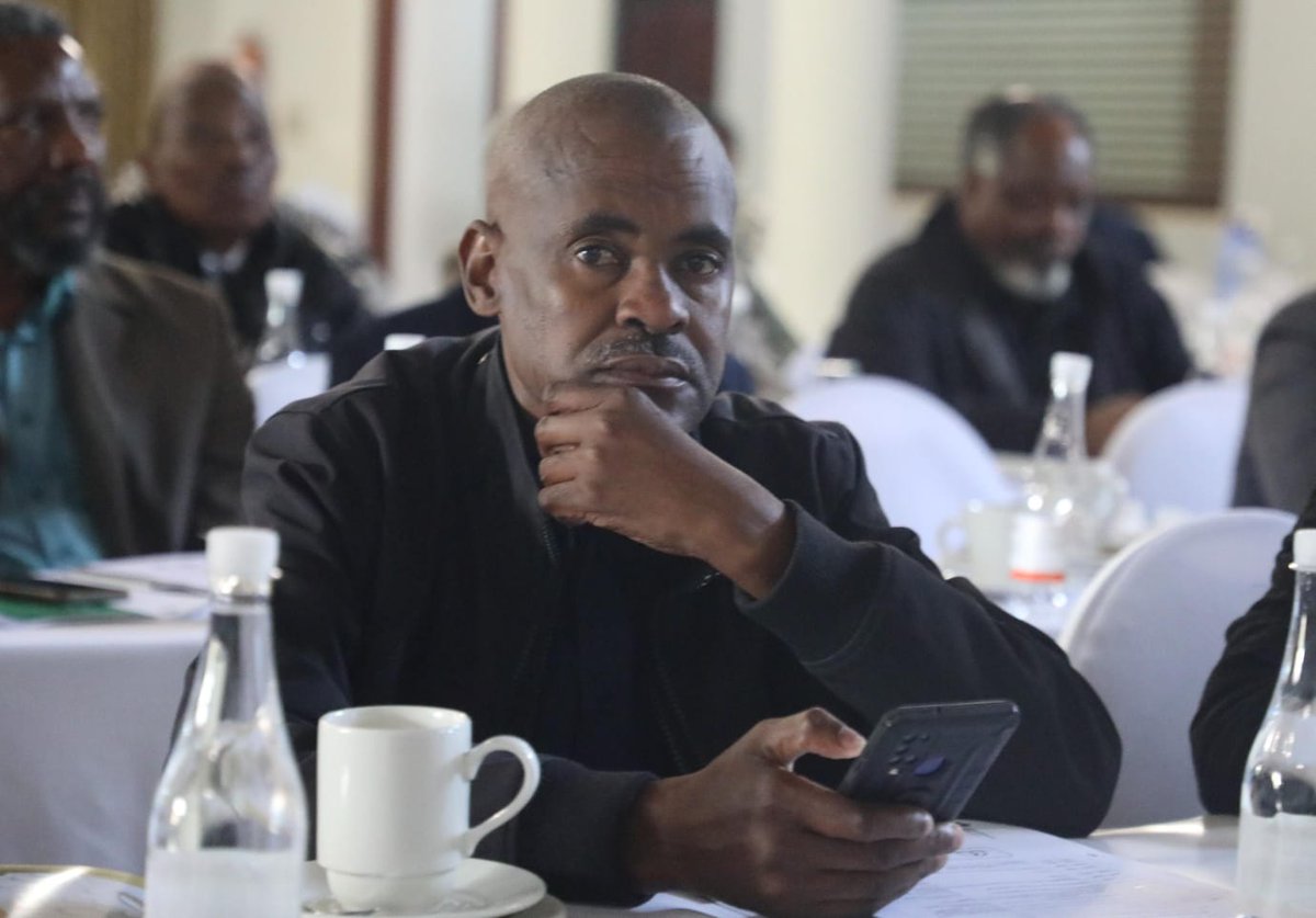 DistrictIlembe's tweet photo. ISITHANGAMI SAMAKHANSELA NAMAKHOSI

Namuhla, mhlaka 27 June 2028 kubanjwe umhlangano wamaKhosi aholwa iNkosi Bhengu kanye namaKhansela omasipala abangaphansi kwesiFunda iLembe eholwa uMeya wesiFunda iLembe, Khansela Thobani Shandu. https://t.co/XhFwdtzoeT