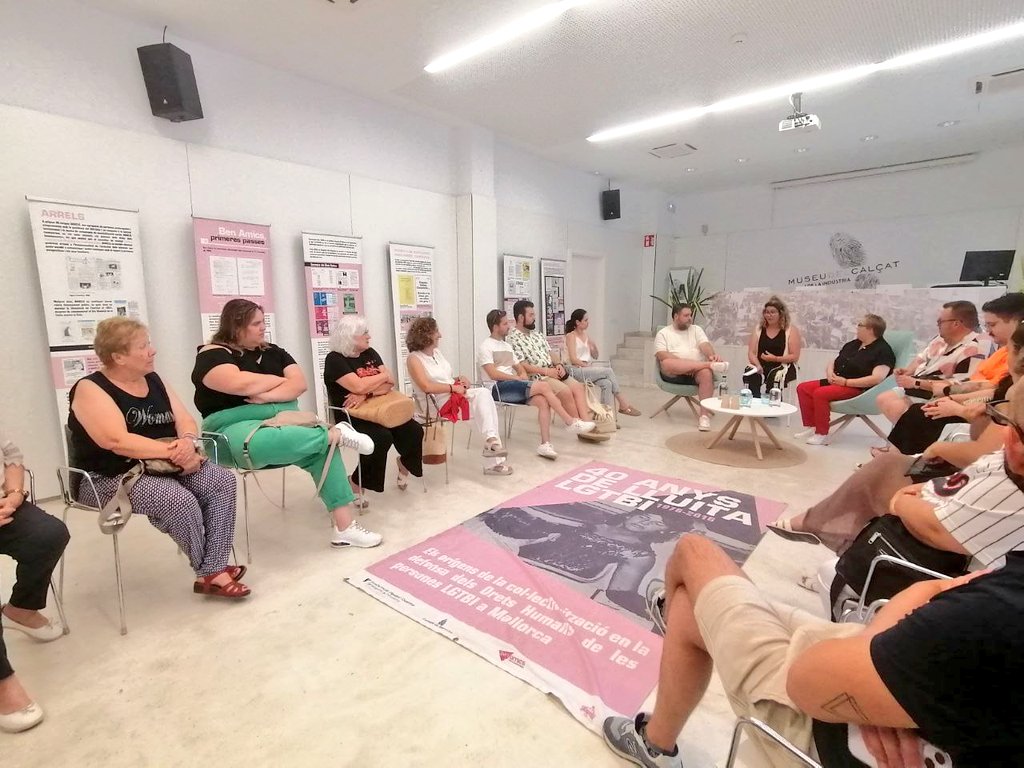 museuinca's tweet photo. Ahir, el @museuinca va acollir la segona conferència del cicle 'Inca de colors', dedicada a la diversitat d'orientacions sexuals. L'activitat està organitzada per @AssociacioUnic en col·laboració amb @incaciutat. 🏳️‍🌈❤️🏳️‍⚧️ https://t.co/5TJgexWWuH