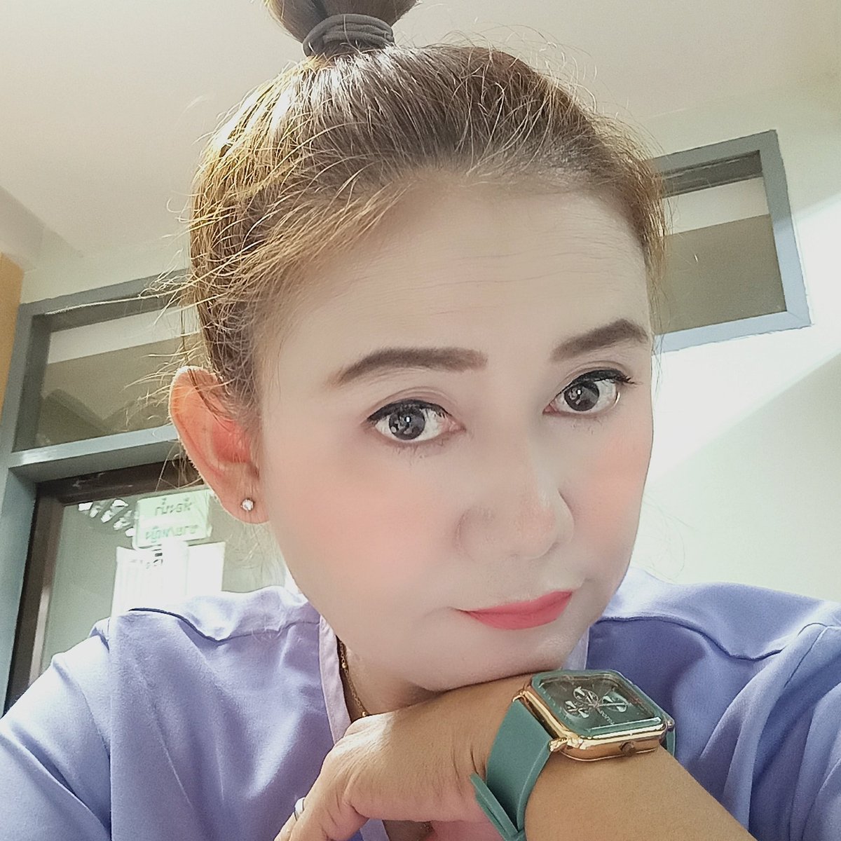 KPankhiao's tweet photo. Smile to yourself 😊💕💕 
Working day ✌️ https://t.co/yWBR8Jwx6p