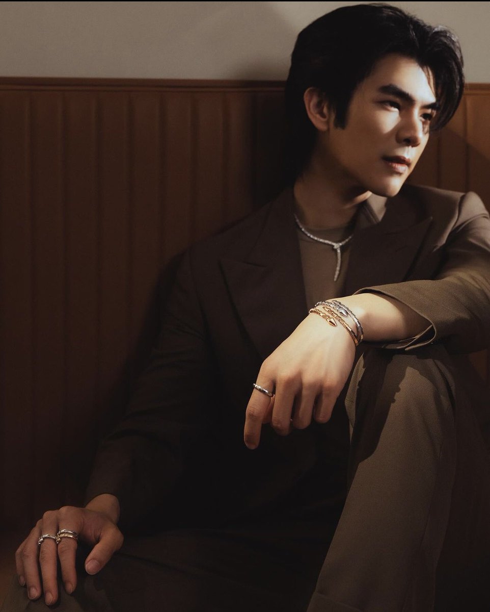 TheVentureMGMT's tweet photo. #TheVentureTalent and @Bulgariofficial Friend of House @milephakphum embodies the essence of elegance and versatility of the Serpenti collection #BookedbyTheVenture https://t.co/k7iJbRAyZd