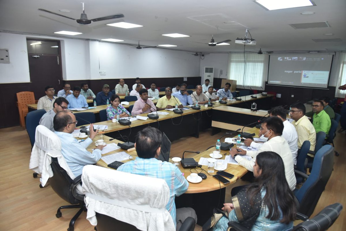 dm_patna's tweet photo. जिलाधिकारी, पटना की अध्यक्षता में जिला गंगा समिति की बैठक का आयोजन किया गया। गंगा के किनारे इको टूरिज्म को प्रोत्साहित करने, पर्यावरण ��वं जैव विविधता संरक्षण, सतत विकास एवं आम जनता के जीविकोपार्जन के अवसरों में वृद्धि के लिए सभी स्टेकहोल्डर्स को तत्पर रहने का निदेश दिया गया।
@NitishKumar
@officecmbihar 
@WRD_Bihar
@IPRDBihar