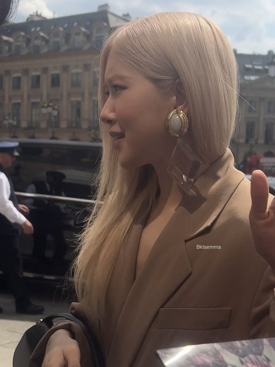 Saint Laurent Queen 🔥

ANDAM JURY ROSÉ 
#AndamFashionAwards #ROSÉ