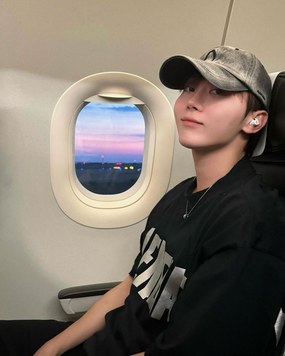 svtranslation's tweet photo. 240627 @/pledis_boos instagram posy

🍊 :(

#SEUNGKWAN #승관 @pledis_17 https://t.co/bnUXeiFWtx