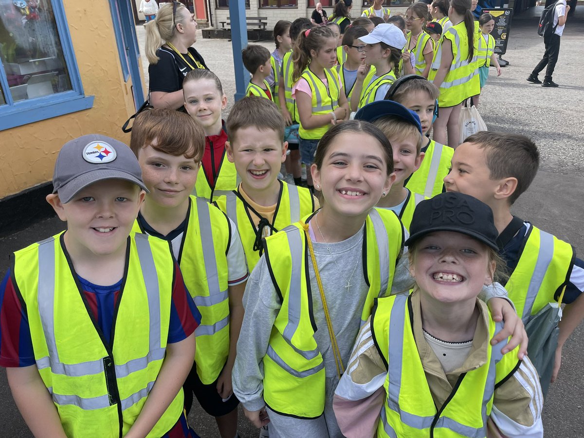 4KH are having the best time in <a href="/gulliversfun/">Gulliver's Theme Park Resorts</a> 🎢 🫧 🌞 Such a fun day!