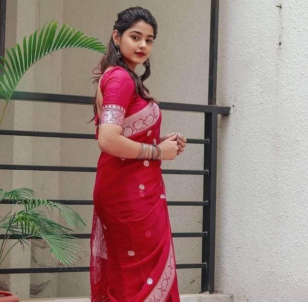 payalsinghcg's tweet photo. बारिश की हर बूंद में एक अदा है, तेरे साथ बिताए लम्हों की वफा है। भीगे हैं हम इस बारिश में, जैसे तेरा प्यार मुझपे सदा है।#EffortlesslyIntelligent #GoodEvening https://t.co/rSrq5wbNFu