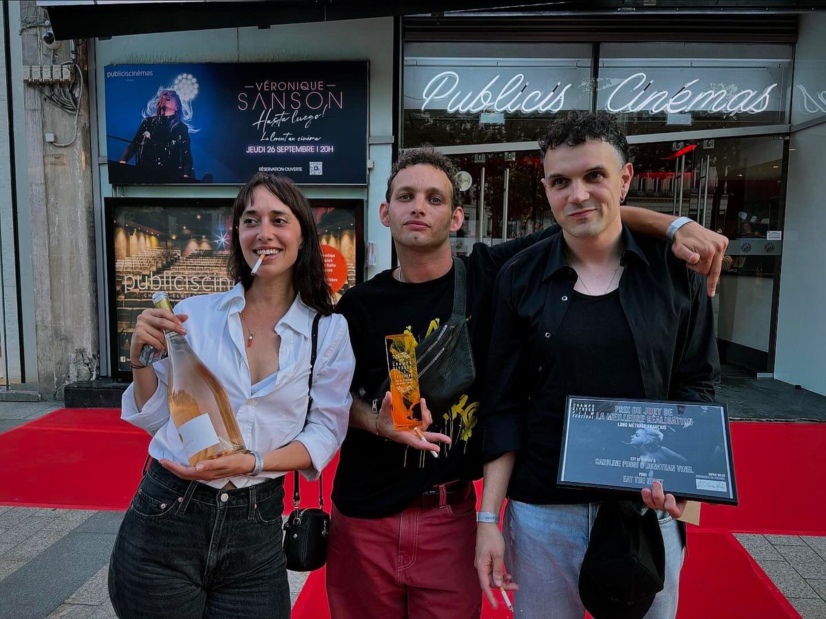 Caroline Poggi (@carolinepoggi) on Twitter photo EAT THE NIGHT prix de la critique et prix de la meilleure réalisation au @CEfilmfestival ❤️🔥 Merci les jurys ❤️🔥
Bravo Théo Cholbi, Erwan Kepoa Falé, Lila Gueneau, toute l’équipe, <a href="/TandemTM/">TANDEM</a> <a href="/Agat_ExNihilo/">agat films - ex nihilo</a> <a href="/atelierdeprod/">AtelierDeProduction</a> <a href="/FilmsMk2/">mk2 films</a>
📢 TO THE LEFT
SORTIE LE 17 JUILLET 🔥 EAT THE NIGHT prix de la critique et prix de la meilleure réalisation au @CEfilmfestival ❤️🔥 Merci les jurys ❤️🔥
Bravo Théo Cholbi, Erwan Kepoa Falé, Lila Gueneau, toute l’équipe, <a href="/TandemTM/">TANDEM</a> <a href="/Agat_ExNihilo/">agat films - ex nihilo</a> <a href="/atelierdeprod/">AtelierDeProduction</a> <a href="/FilmsMk2/">mk2 films</a>
📢 TO THE LEFT
SORTIE LE 17 JUILLET 🔥